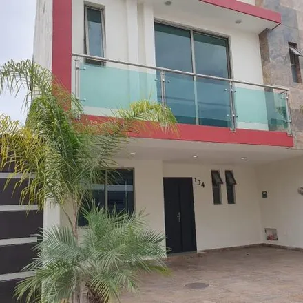 Buy this 4 bed house on Carretera a Tesistán in Alamitos, 45134 Zapopan