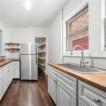 Image 5 - 2804 Cortelyou Road, New York, NY 11226, USA - Townhouse for sale