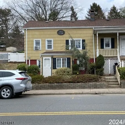 Image 1 - 851 West Chestnut Street, Union, NJ 07083, USA - House for rent