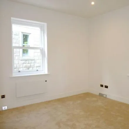 Image 6 - Simpson House, 11 Windsor Court, Harrogate, HG1 2PE, United Kingdom - Apartment for rent