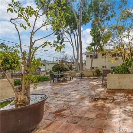 Buy this 1 bed condo on Christ Chapel of the Valley in 11316 Magnolia Boulevard, Los Angeles