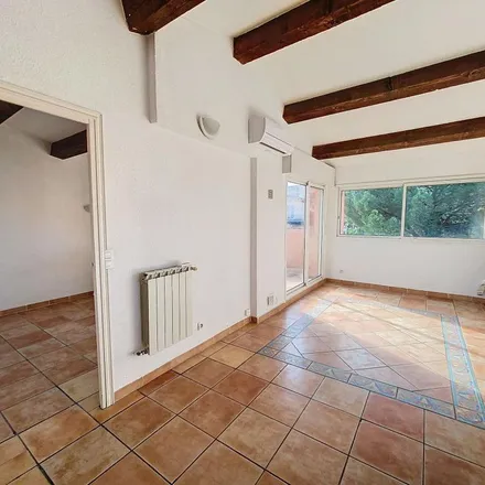 Rent this 3 bed apartment on 2112 Route de la Corniche in 83700 Saint-Raphaël, France