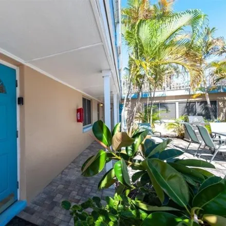 Buy this 1 bed condo on 94 144th Avenue in Madeira Beach, FL 33708