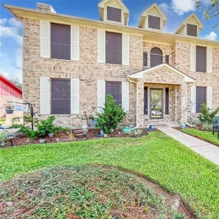 Buy this 6 bed house on Space Center Boulevard in Pasadena, TX 77505