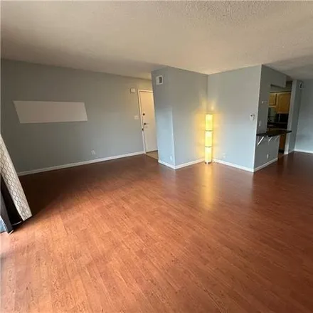 Image 8 - 4187 Roanoke Road, Kansas City, MO 64111, USA - Condo for sale