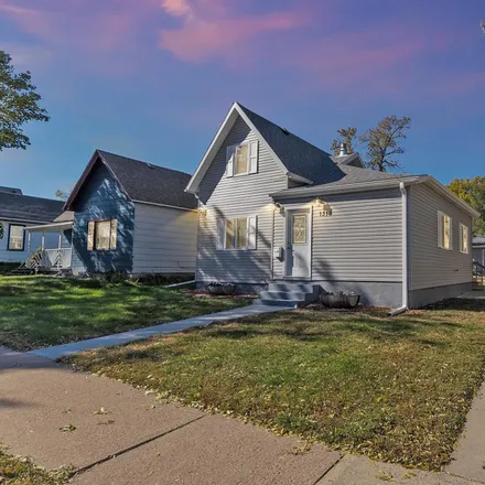 Buy this 4 bed house on 1315 North Main Avenue in Sioux Falls, SD 57104