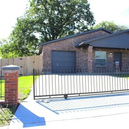 Rent this 3 bed house on 2007 San Antonio Street in Grand Prairie, TX 75051