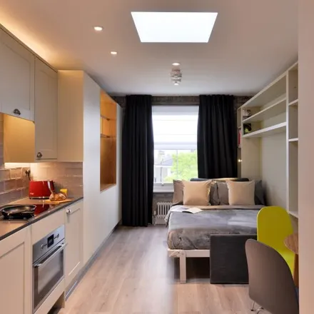 Image 8 - Andrew Provan House, 8-9 Pembridge Square, London, W2 4ED, United Kingdom - Apartment for rent