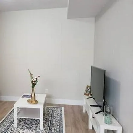 Rent this 1 bed house on Transportation and utility corridor in Edmonton, AB T5Y 3R5