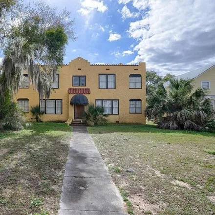 Image 2 - 426 Citrus Avenue, Eustis, FL 32727, USA - House for sale
