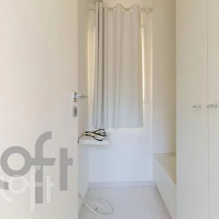 Buy this 2 bed apartment on Edifício Cristal in Rua Alves Guimarães 237, Jardim Paulista