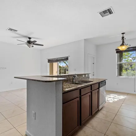 Image 2 - 617 Southeast 31st Avenue, Homestead, FL 33033, USA - Apartment for rent