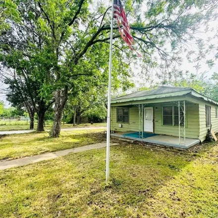 Buy this 3 bed house on 1612 Lindsey Street in Fort Worth, TX 76105