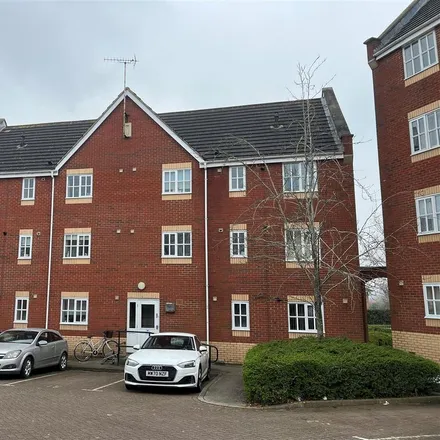 Rent this 2 bed apartment on Knaresborough Court in Bletchley, MK3 7DS