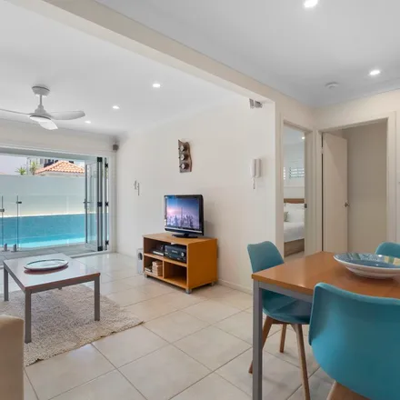 Image 4 - Hedges Avenue, Mermaid Beach QLD 4218, Australia - Apartment for rent