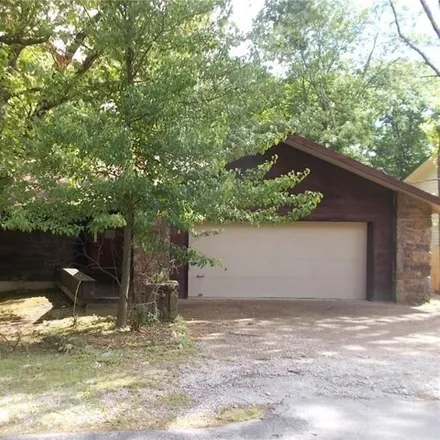 Buy this 2 bed house on 8 Brecknock Drive in Bella Vista, AR 72714