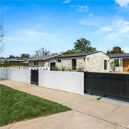 Image 2 - 5286 Allott Avenue, Los Angeles, CA 91401, USA - House for sale