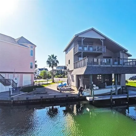 Buy this 3 bed house on 214 Easterly Drive in Tiki Island, Galveston County