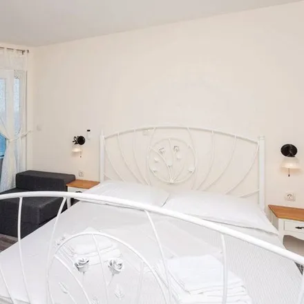 Rent this 4 bed house on Croatia osiguranje in Zagrebačka ulica, 20455 Opuzen