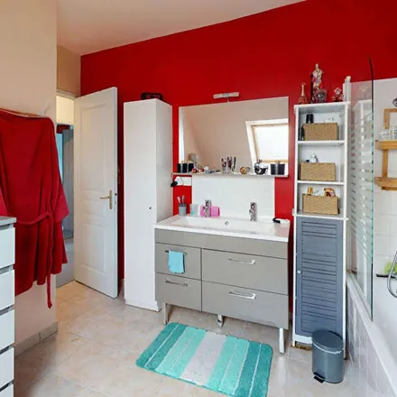 Image 7 - 38 Rue du Val de Saire, 50100 Cherbourg-en-Cotentin, France - Apartment for rent