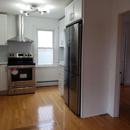 Image 2 - 96 Vivian Avenue, North Providence, RI 02904, USA - Apartment for rent