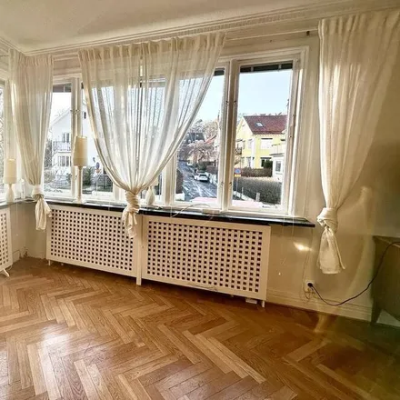 Rent this 4 bed apartment on Rapunzel of Sweden in Drottninggatan 69, 401 24 Gothenburg