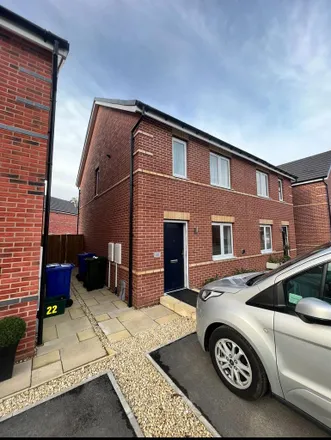 Rent this 3 bed duplex on Doncaster Road/Danum Road in Doncaster Road, Hatfield