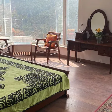 Rent this 1 bed house on Muree Waterfall in Kashmir Road, Sunny Bank