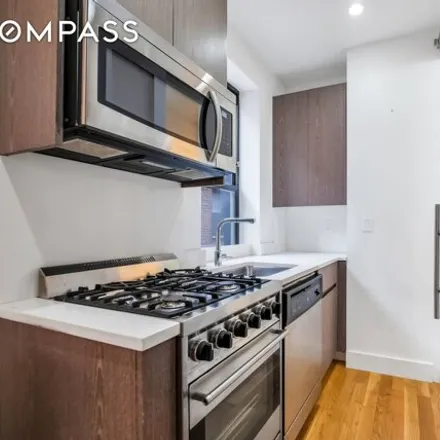 Image 6 - 225 West 10th Street, New York, NY 10014, USA - Condo for sale