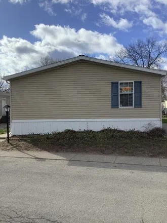 Buy this studio apartment on 119 West Hedgewood Lane in Lucas County, OH 43528