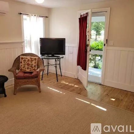 Image 3 - 114 2nd Street - House for rent