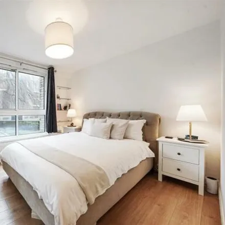 Image 5 - March Court, Warwick Drive, London, SW15 6LB, United Kingdom - Apartment for sale