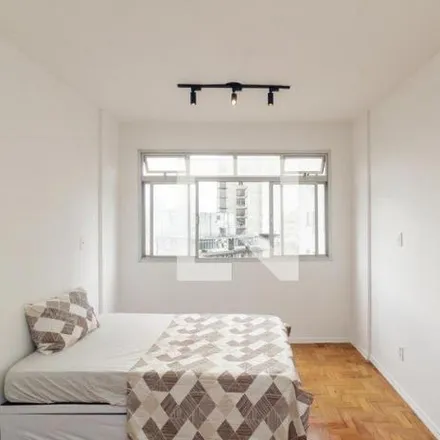 Rent this 1 bed apartment on Avenida Ipiranga 345 in República, São Paulo - SP