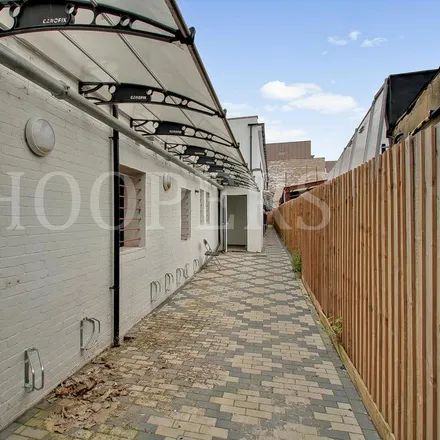 Image 2 - 39 Waterloo Road, London, NW2 7UH, United Kingdom - Apartment for rent