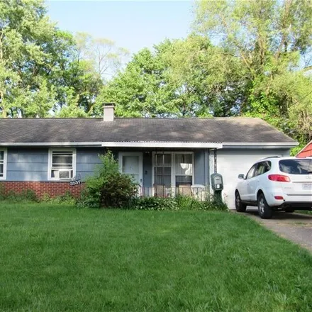 Buy this 3 bed house on 3591 Wyandot Lane in Youngstown, OH 44502