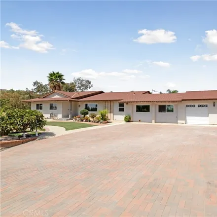 Image 3 - 10374 Lake Summit Drive, Moreno Valley, CA 92557, USA - House for sale