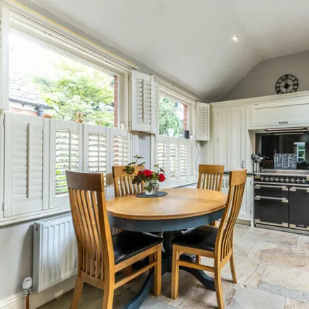 Image 4 - Private Road, Nottingham, NG5 4DB, United Kingdom - House for sale