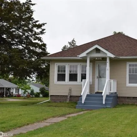 Buy this 3 bed house on 3525 Avenue N in Fort Madison, IA 52627