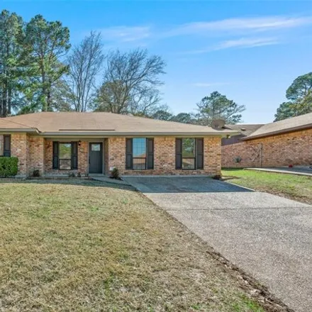 Buy this 3 bed house on 6209 Sonhaven Drive in Western Hills Village, Shreveport