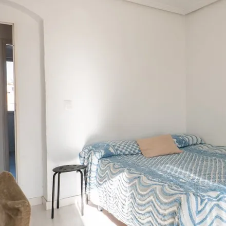 Rent this 4 bed room on Madrid in Calle de San Juan de Mata, 10