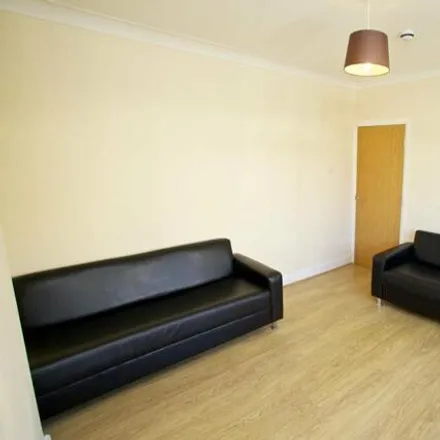 Image 1 - 5, 7 Rokeby Gardens, Leeds, LS6 3JZ, United Kingdom - Duplex for rent