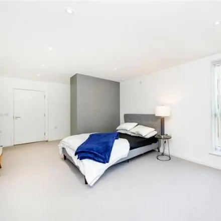 Image 4 - Greenway, New England Road, Brighton, BN1 4GG, United Kingdom - Apartment for rent