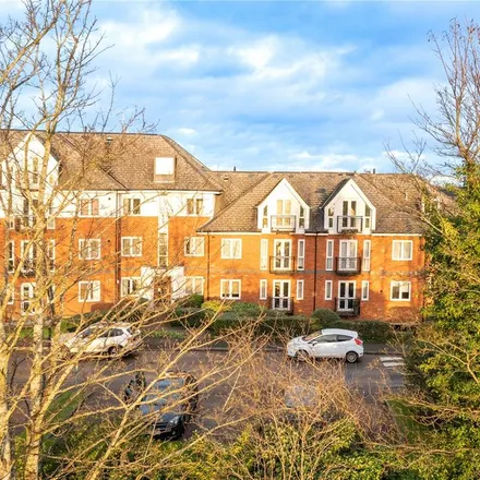 Rent this 2 bed apartment on Parkview Close in St Albans, AL1 5FT