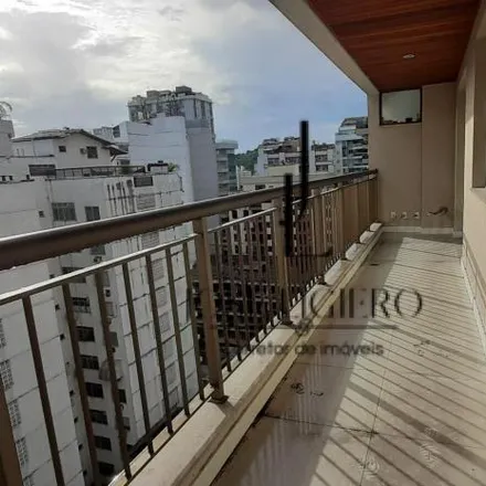 Buy this 2 bed apartment on Rua Professor Miguel Couto 368 in Icaraí, Niterói - RJ