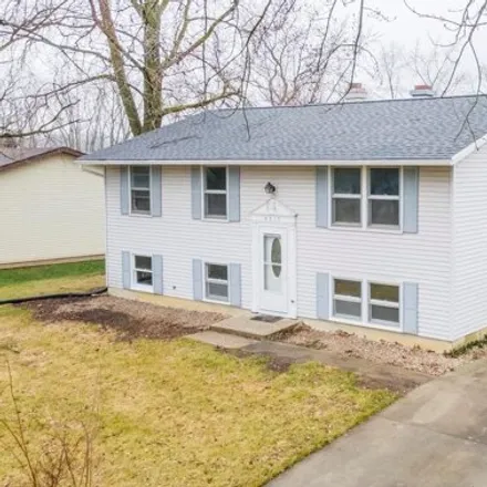 Buy this 5 bed house on 4215 Casa Verde Drive in Fort Wayne, IN 46816