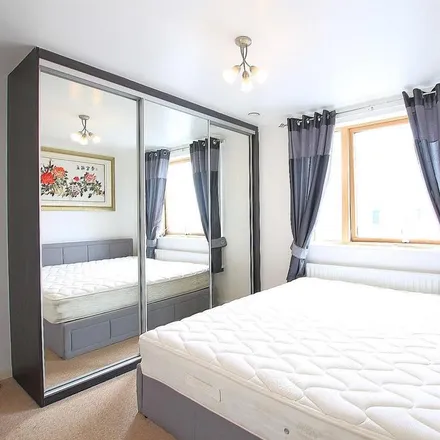 Image 3 - St. Mark's Catholic School, 108 Bath Road, London, TW3 3EJ, United Kingdom - Apartment for rent