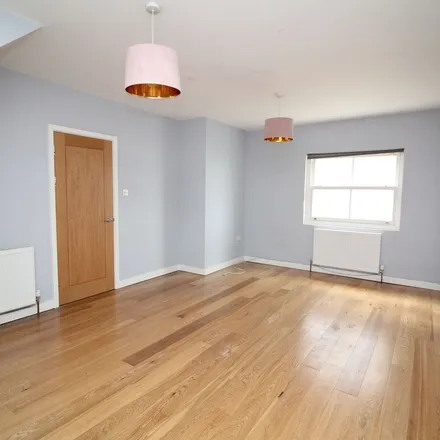 Rent this 4 bed apartment on 123 Sea Road in Birchington, CT8 8QB