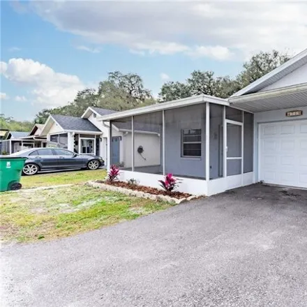 Image 2 - 4735 Silver Circle, Zephyrhills, FL 33541, USA - House for sale