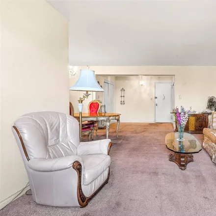 Image 3 - 67-50 Thornton Place, New York, NY 11374, USA - Condo for sale