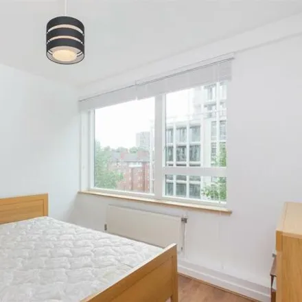 Image 3 - Burberry Group, John Islip Street, London, SW1P 4JH, United Kingdom - Apartment for sale